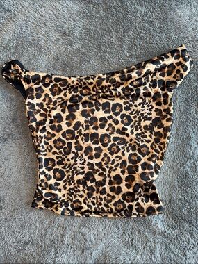 Asymmetric One-Shoulder Leopard Print Top in Brown/Black